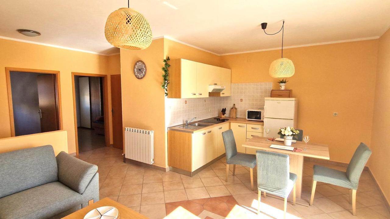 Apartments Ana & Ivan Krk Town Bagian luar foto