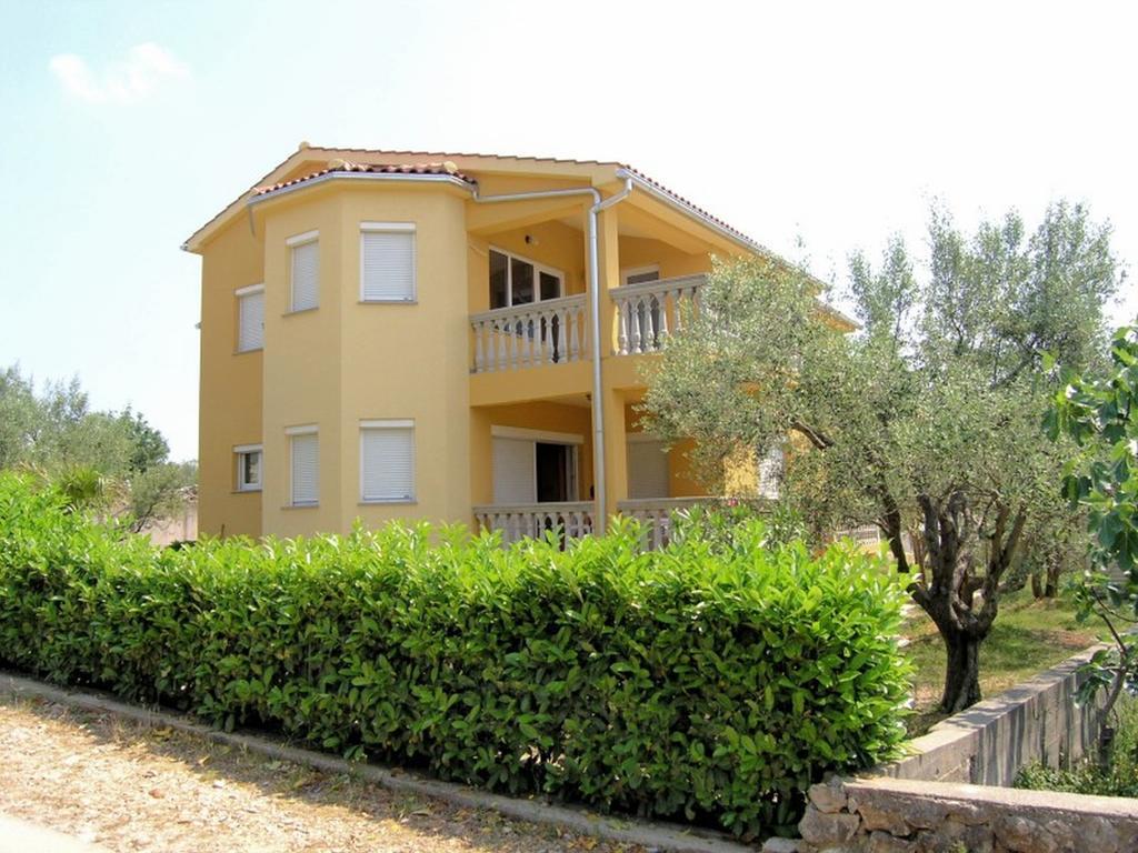 Apartments Ana & Ivan Krk Town Ruang foto