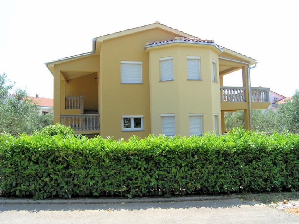 Apartments Ana & Ivan Krk Town Ruang foto